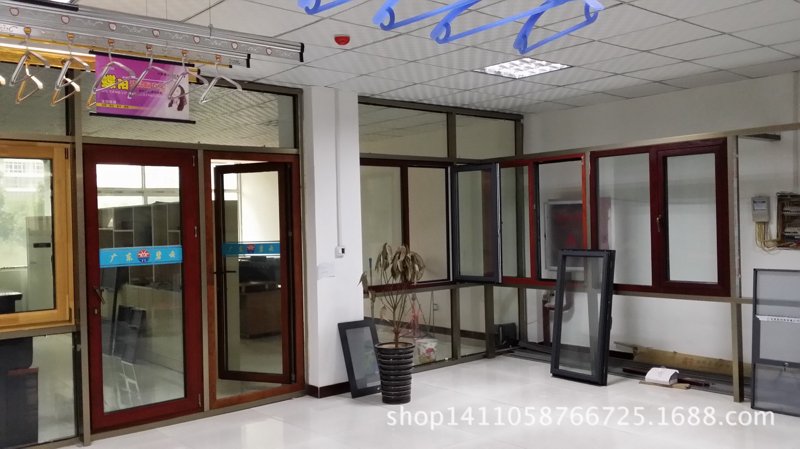 河南蜂巢推拉门厂家怎么选？从批发采购到定做落地的实用指南